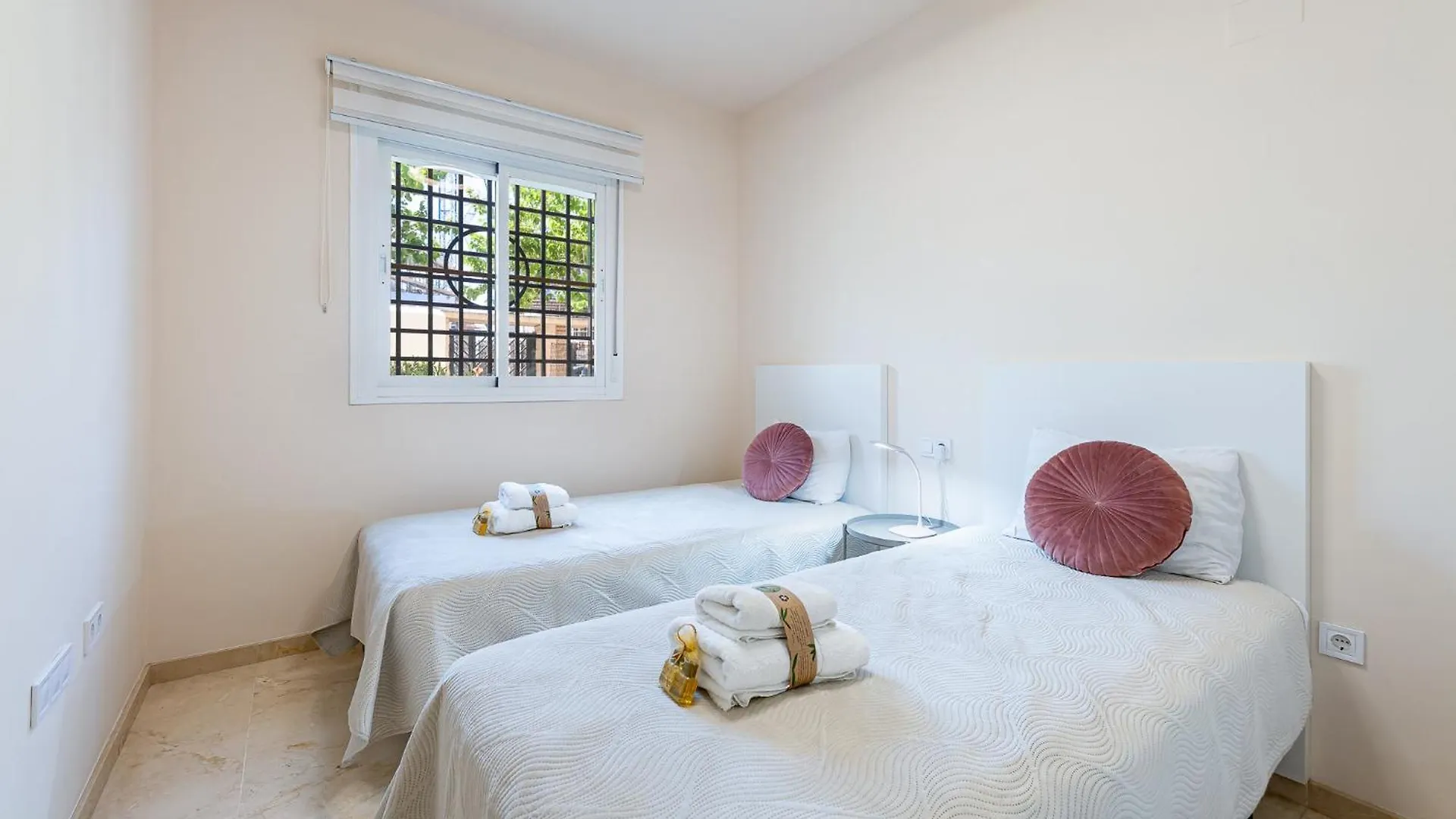 797 Holiday Rentals - Piso En Arenal Golf Con Vistas A La Piscina Benalmádena Διαμέρισμα